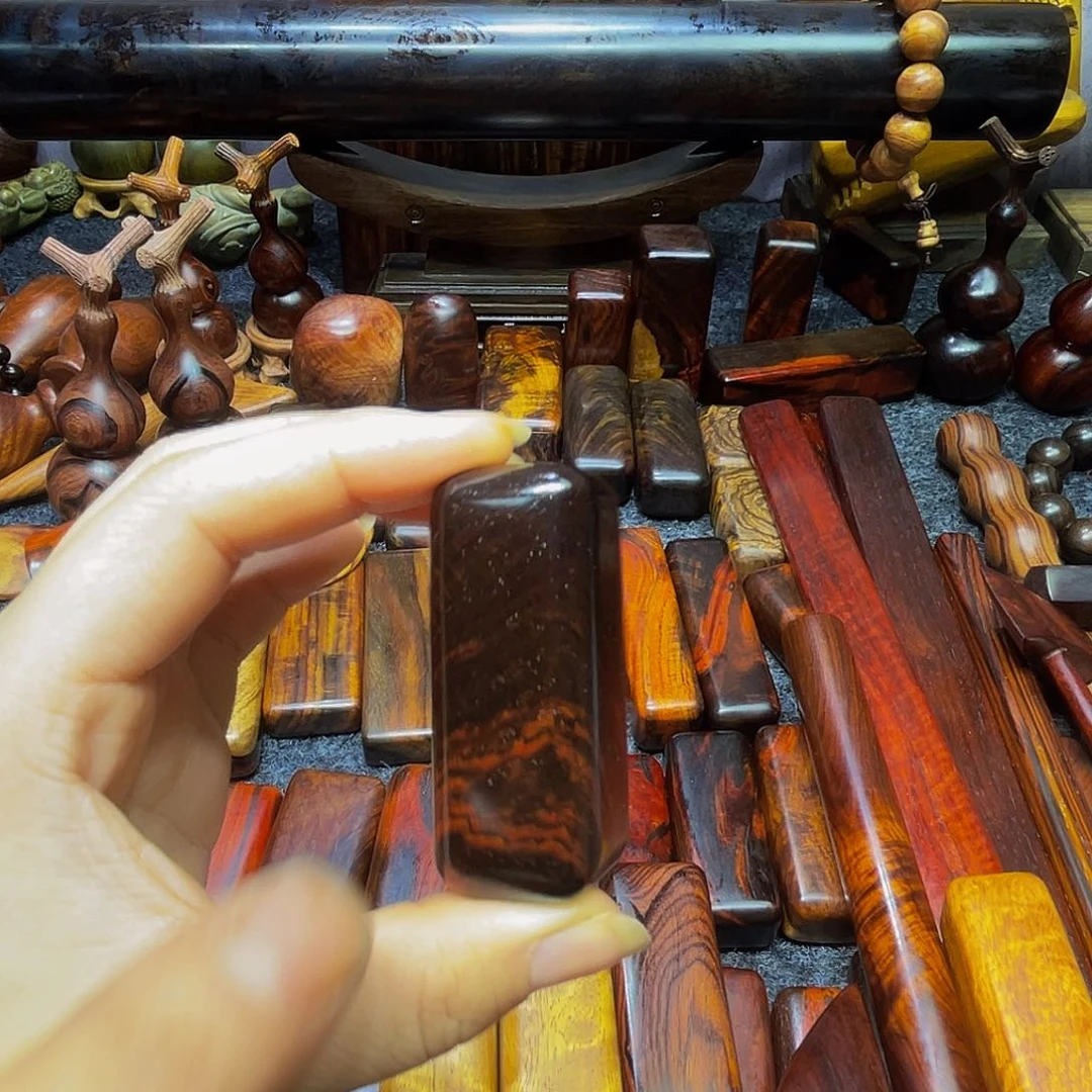 交趾黄檀（大红酸枝）安***呀