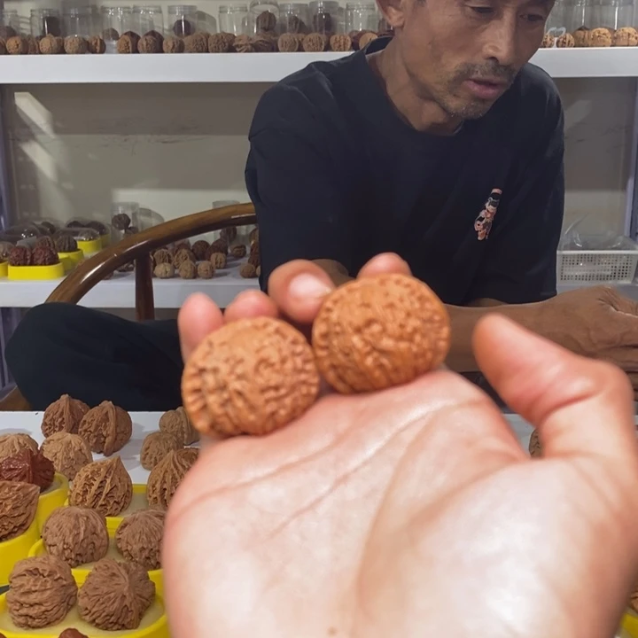 文玩核桃吊坠文文玩核桃全品球白40～