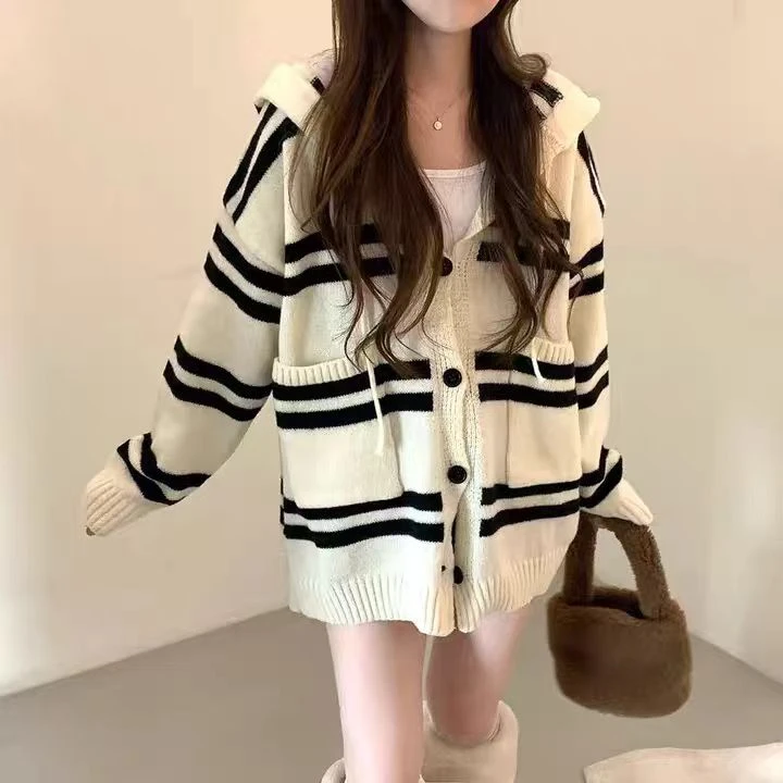 秋冬小众慵懒连帽撞色条纹宽松长袖针织开衫毛衣外套女675