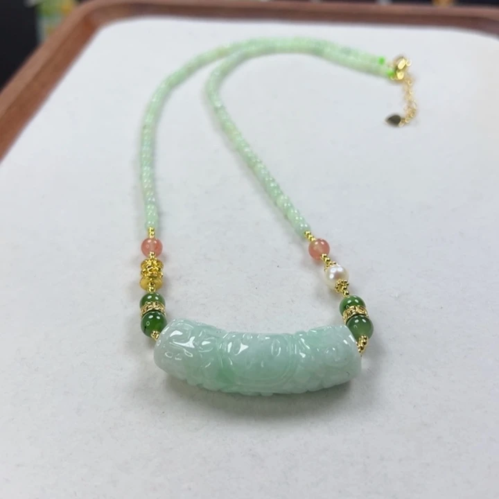 颈饰未镶嵌翡翠吊坠