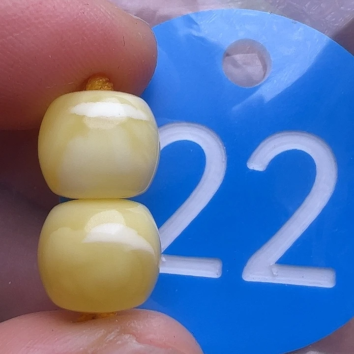 未镶嵌蜜蜡裸石10.2m m