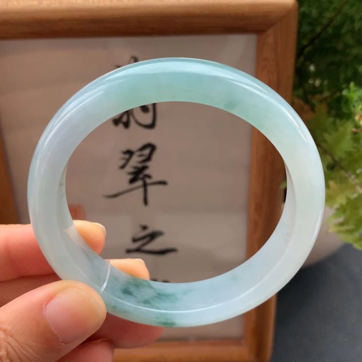 翡翠手镯未镶嵌翡翠手镯52