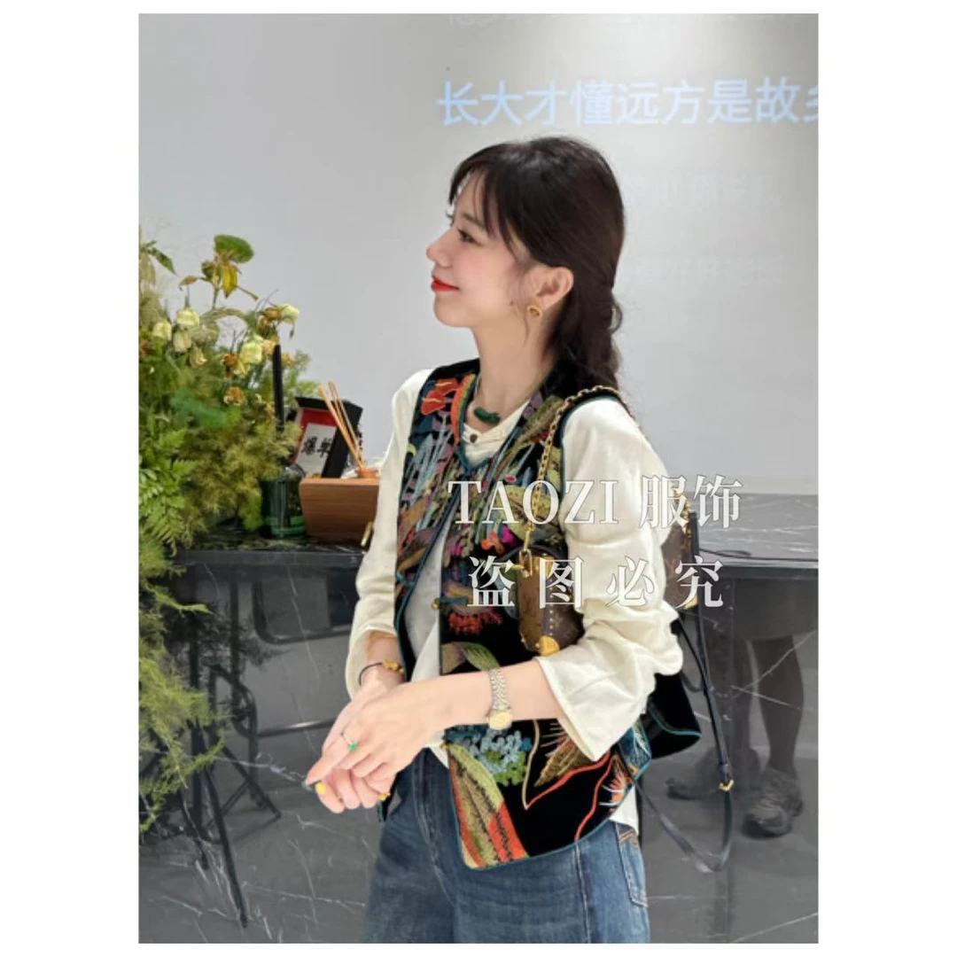 08022【金秋】新中式重工刺绣气质高端马甲