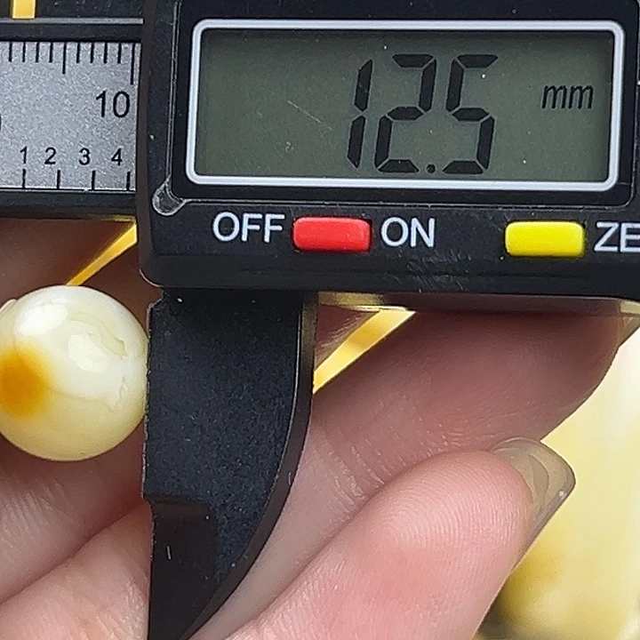 蜜蜡未镶嵌裸石微瑕285