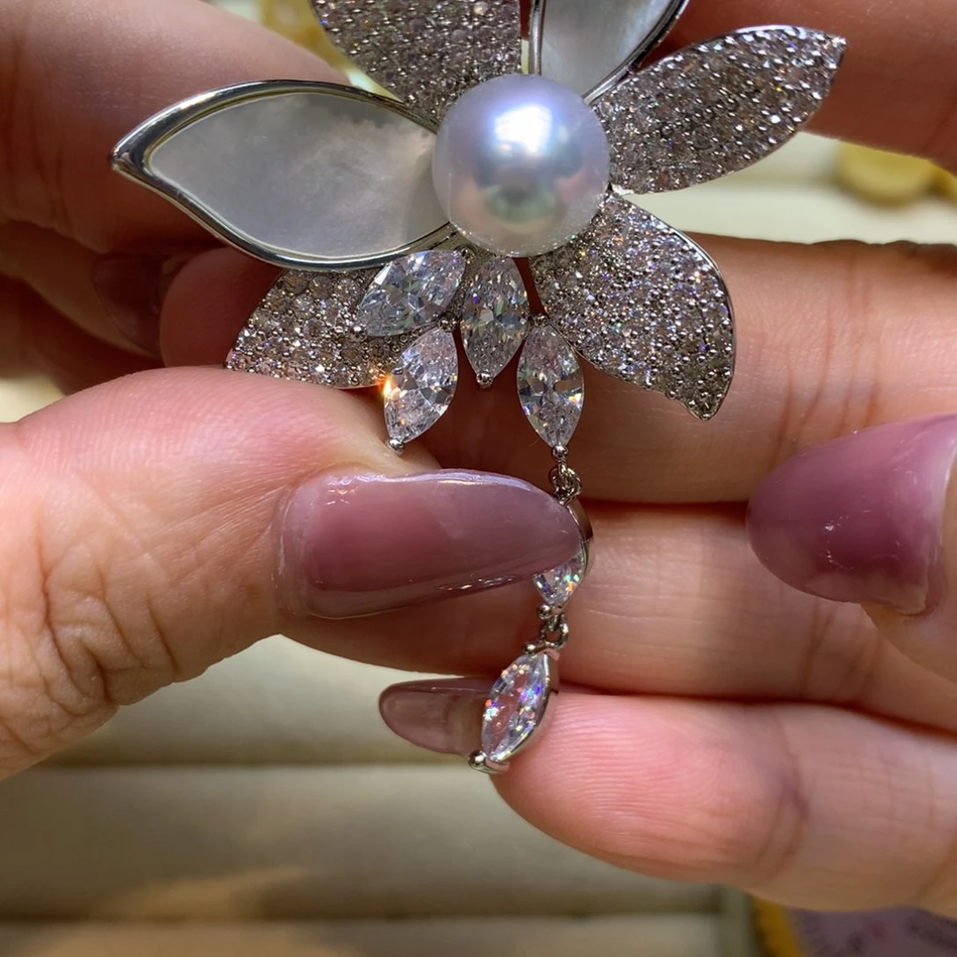 未镶嵌胸饰海水珍珠