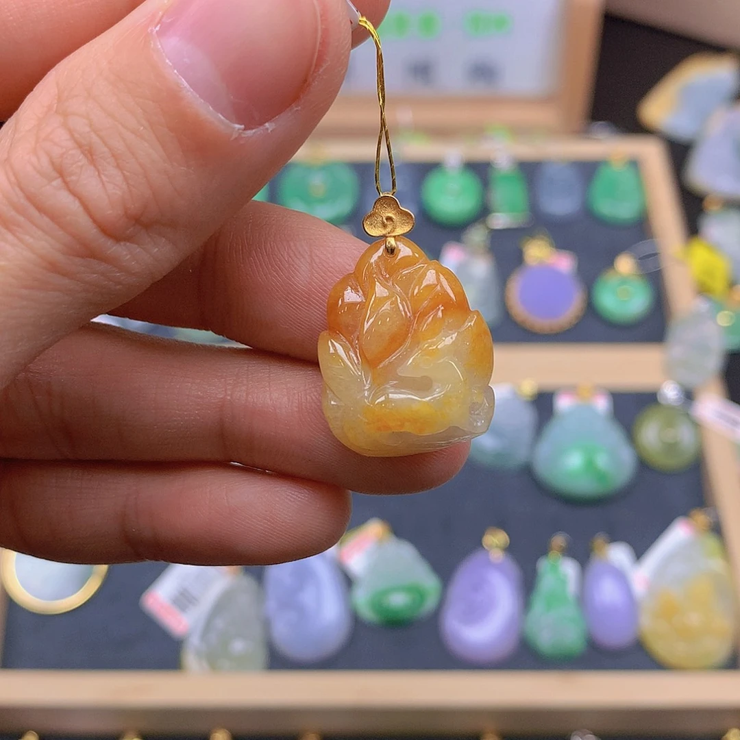 翡翠颈饰18K金镶嵌翡翠