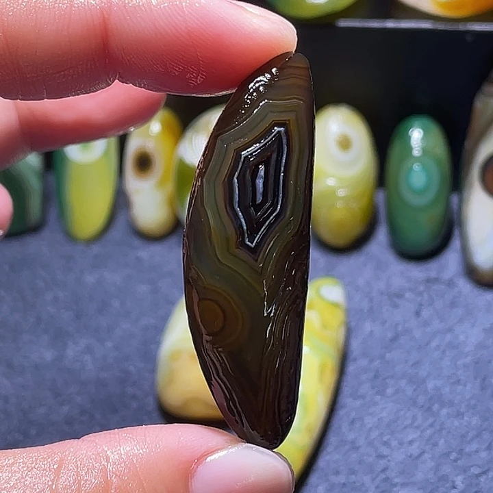 玛瑙/玉髓未镶嵌珠宝奇石