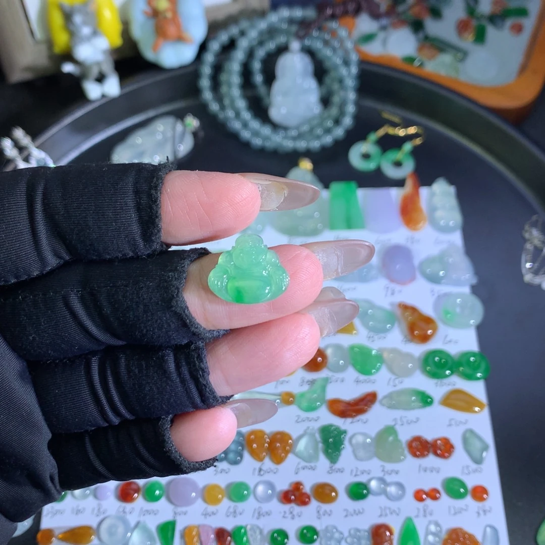 翡翠未镶嵌吊坠(不含链)绿佛