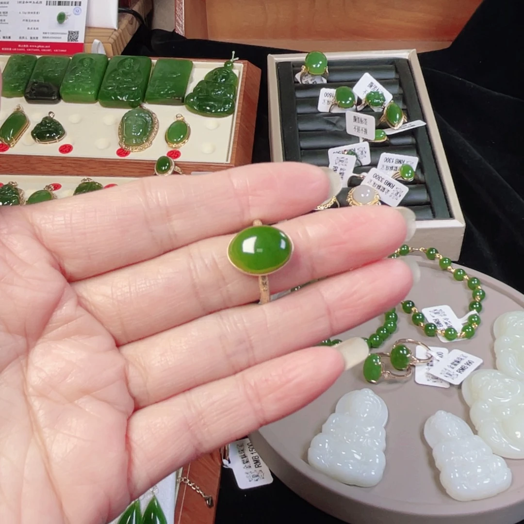 和田玉（碧玉）戒指18K金镶嵌涅**生