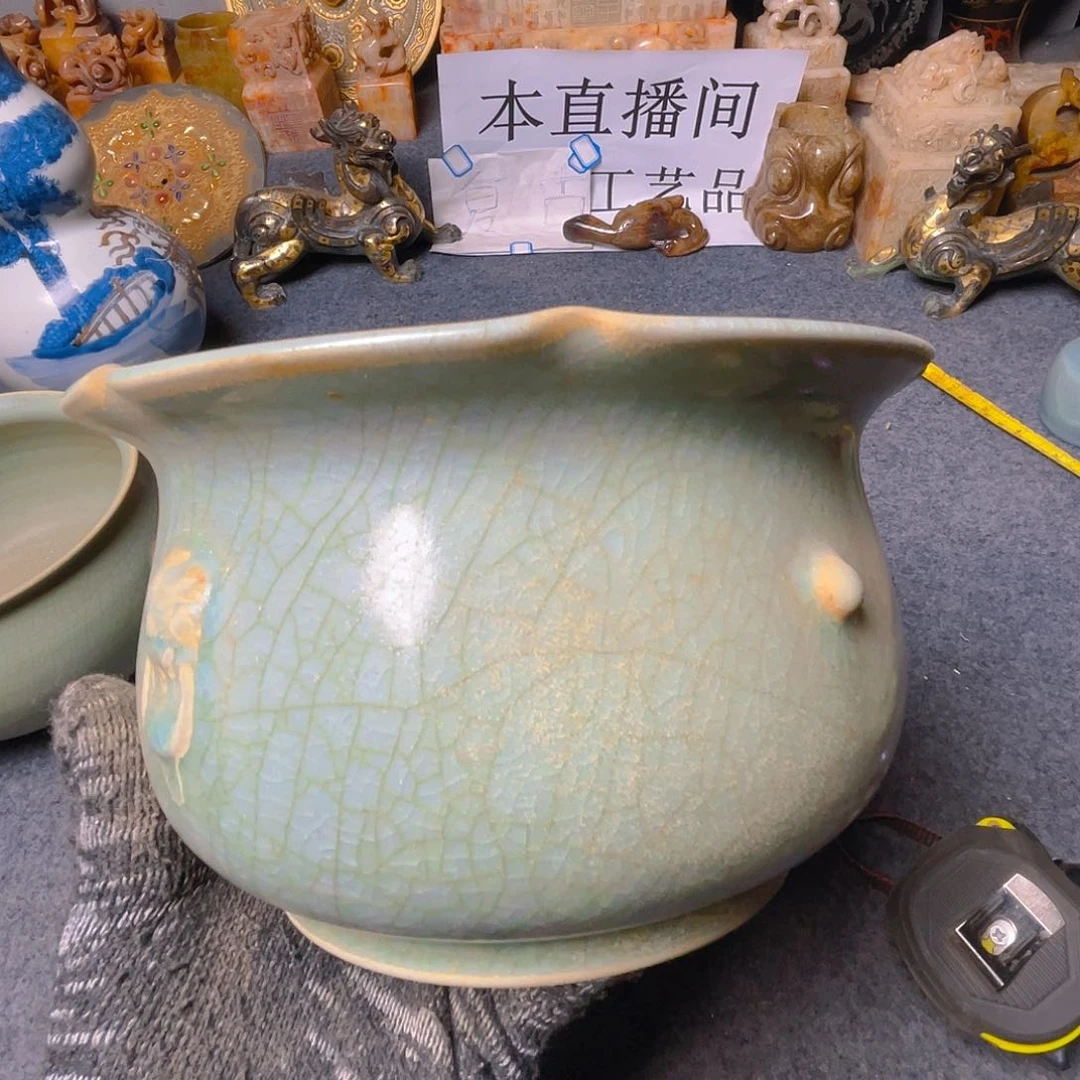 碟鑫***技坎坎坷坷地过完一生才