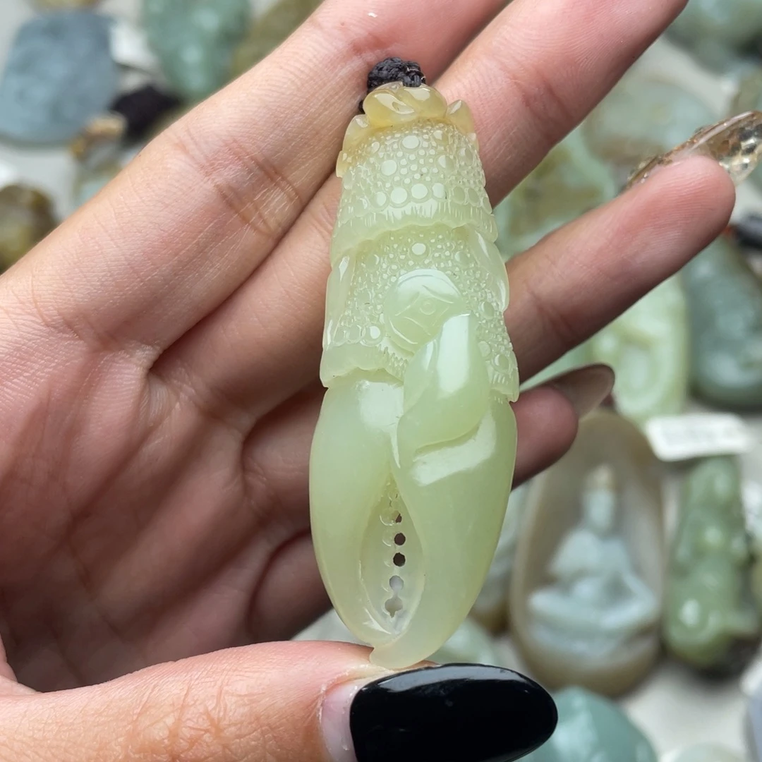 和田玉未镶嵌颈饰