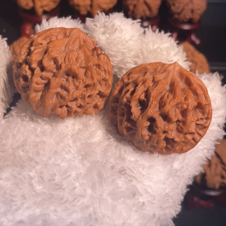 文玩核桃吊坠43官帽