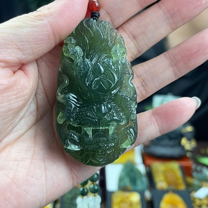 未镶嵌蛇纹石玉颈饰