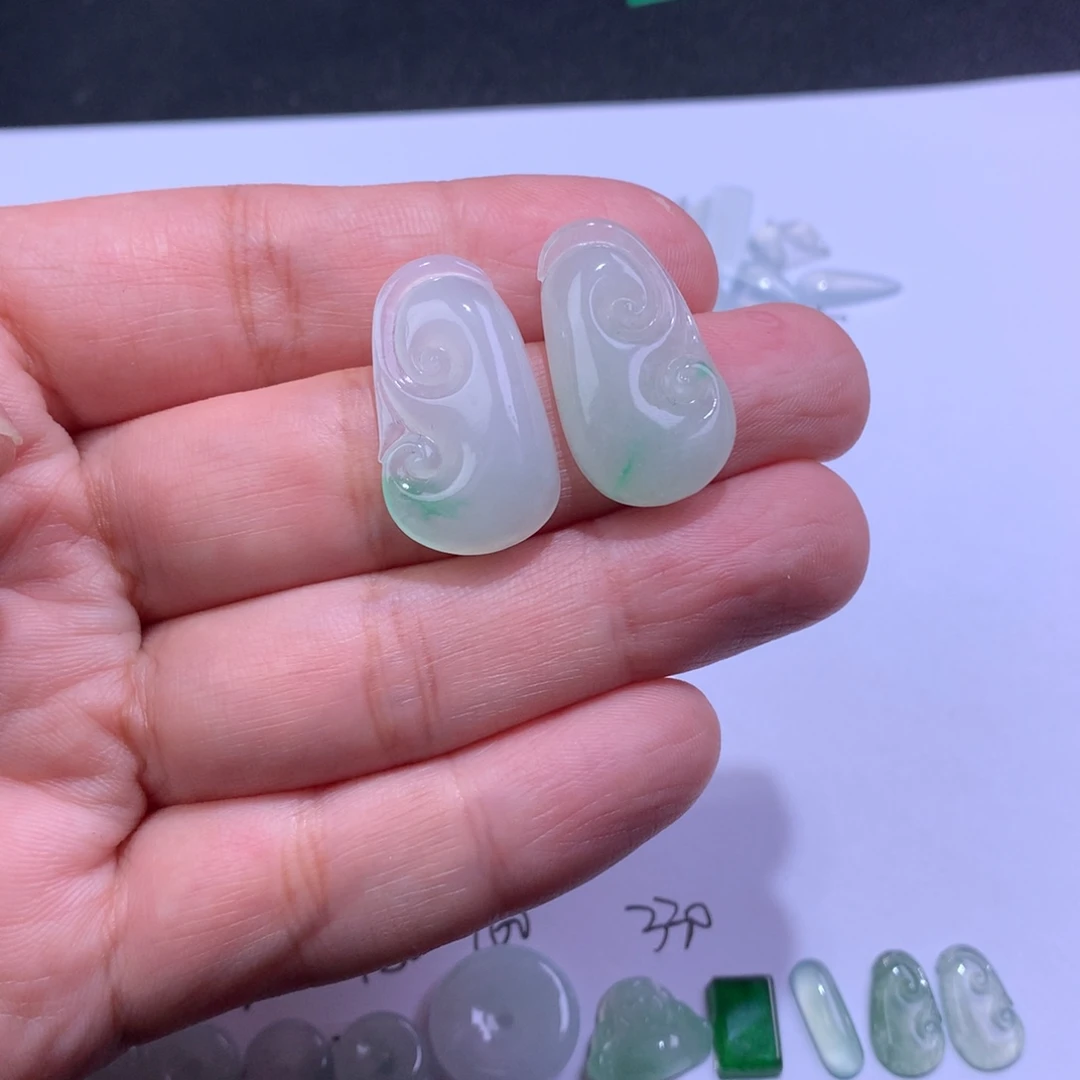 颈饰未镶嵌翡翠如意