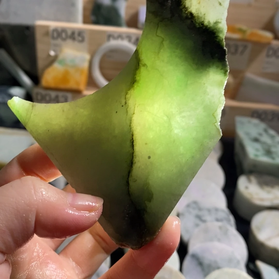 颈饰未镶嵌翡翠天然翡翠