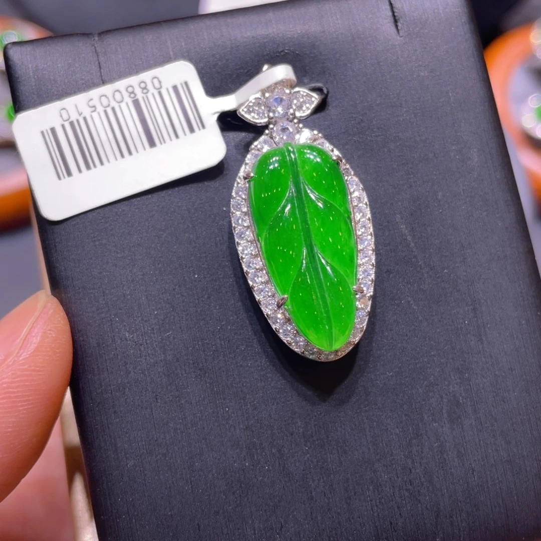 翡翠未镶嵌颈饰吊坠