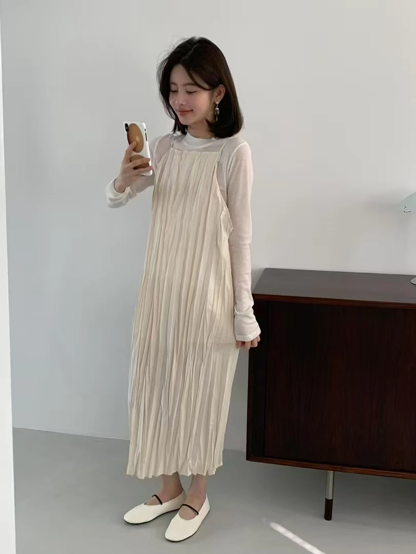 EGG韩国东大门2025春季女装新款纯色减龄百褶显瘦吊带连衣裙