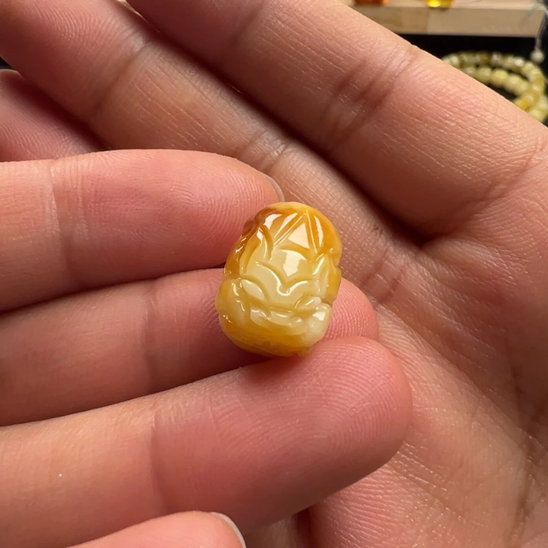 蜜蜡颈饰未镶嵌貔貅