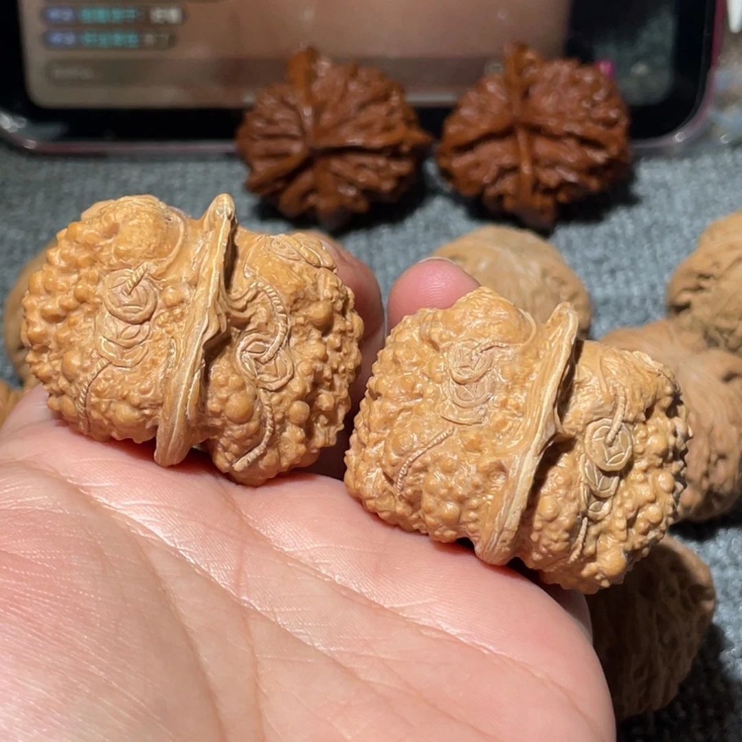 文玩核桃吊坠41雕刻招财进宝蛤蟆头