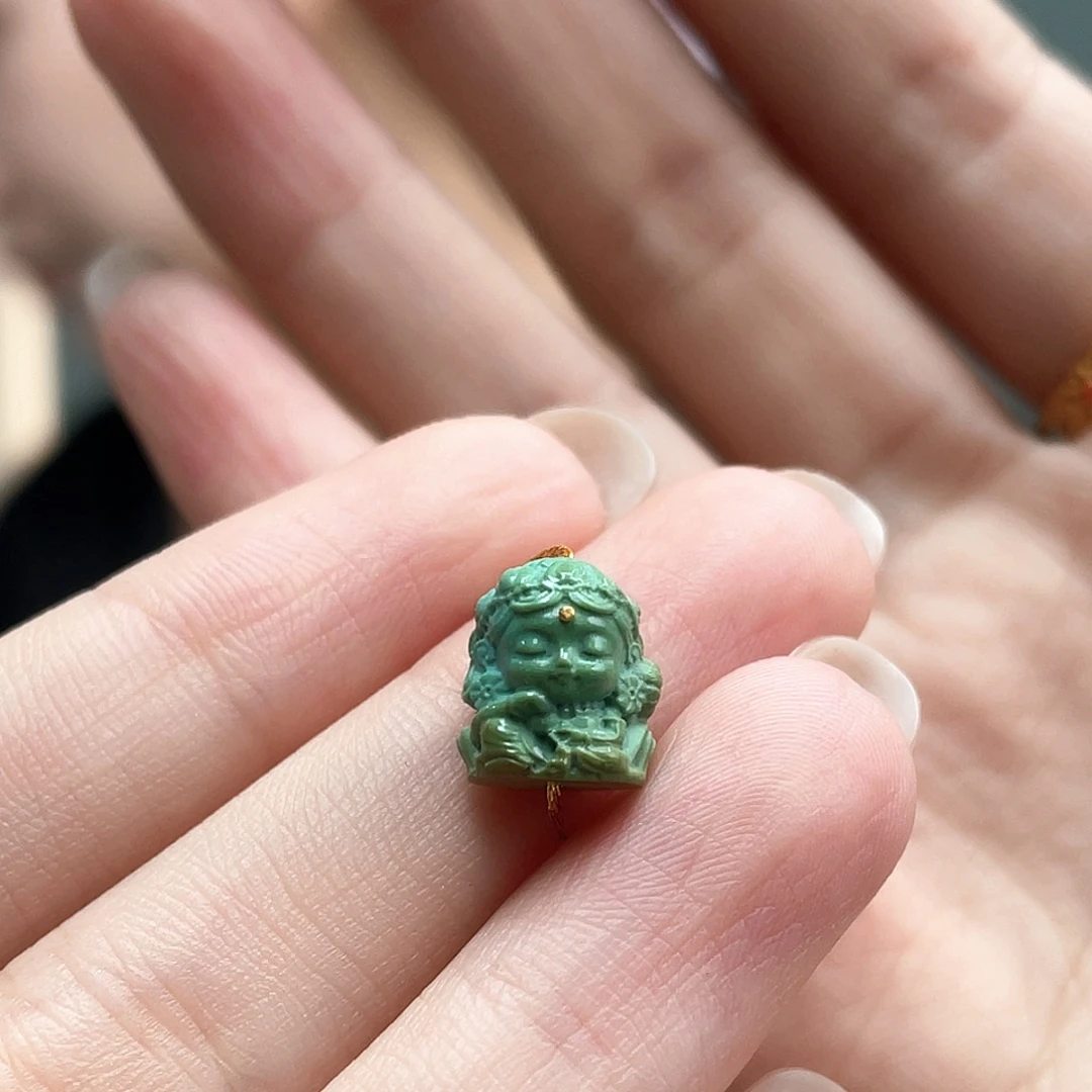 未镶嵌绿松石颈饰