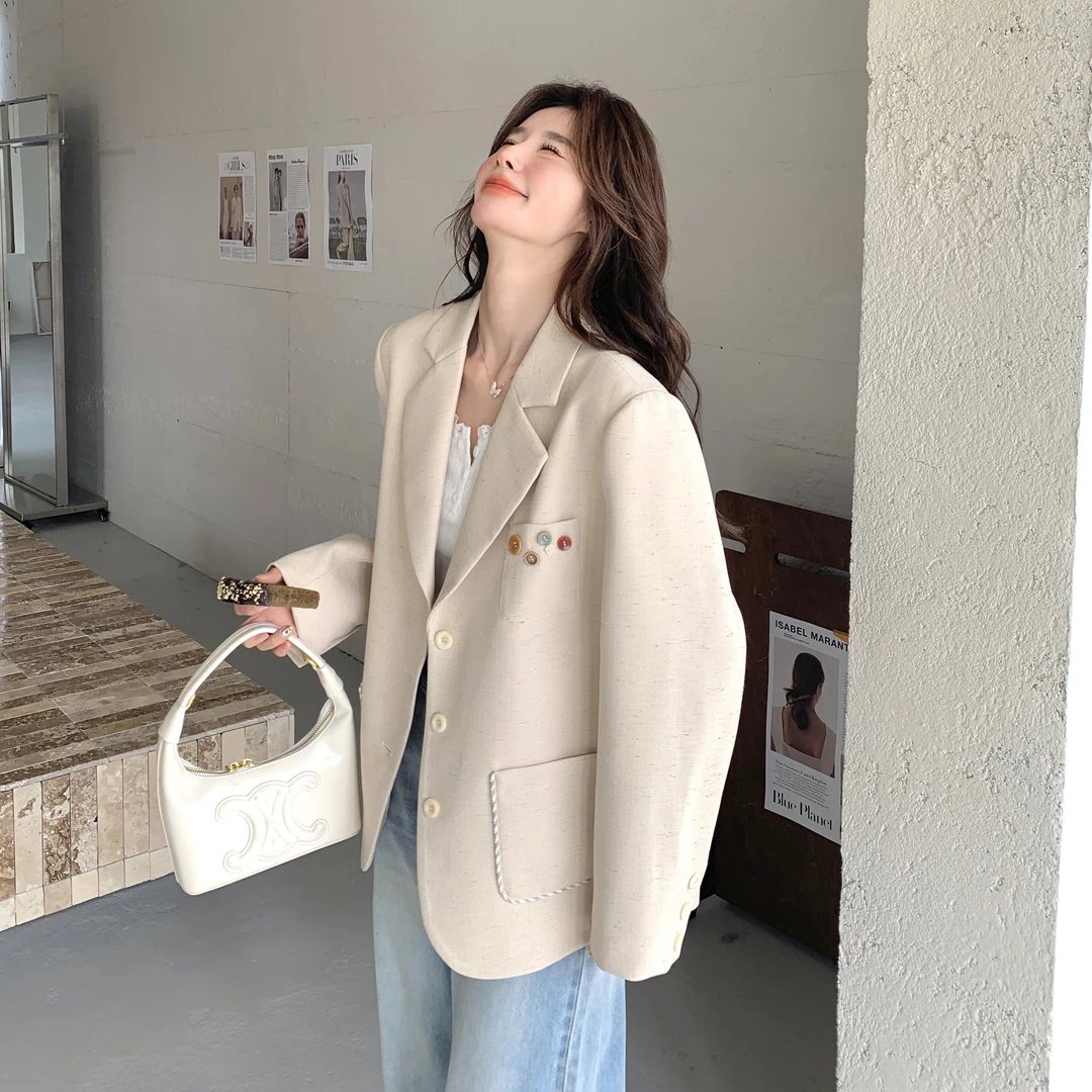 杏色高级感流行西装外套女短款2025春季新款韩系休闲设计百搭西服