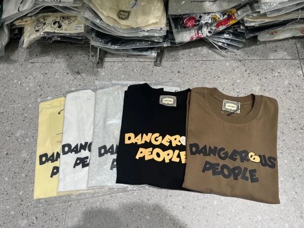 【麦麦家实体货品 不做网络版】休闲圆领短袖时尚夏季百搭半袖5色