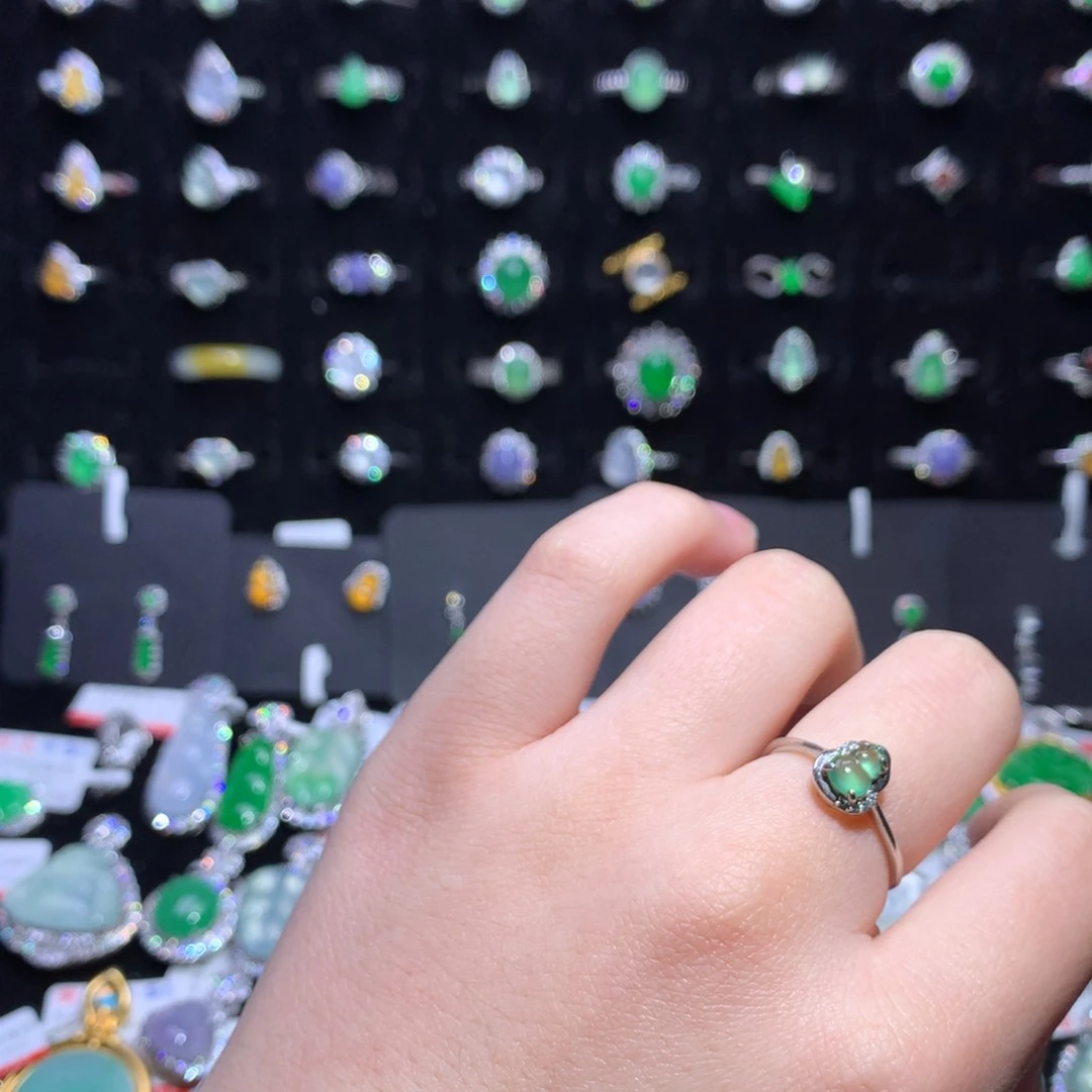 翡翠戒指银S925镶嵌天然翡翠