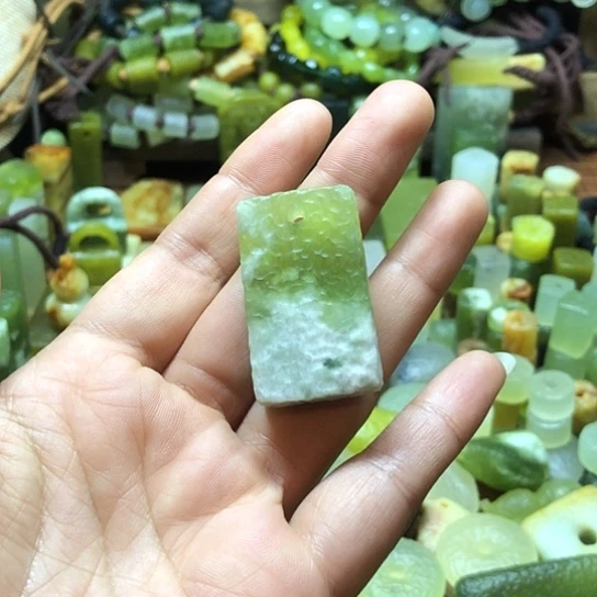 未镶嵌岫玉吊坠岫