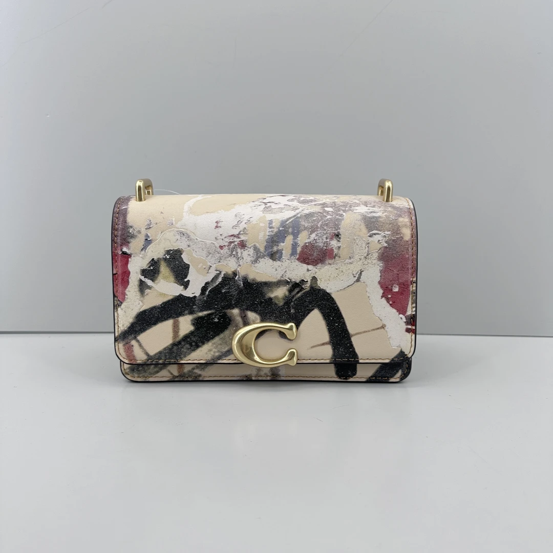 95新 COACH/蔻驰 bandit18涂鸦斜挎包18x10x7M010408