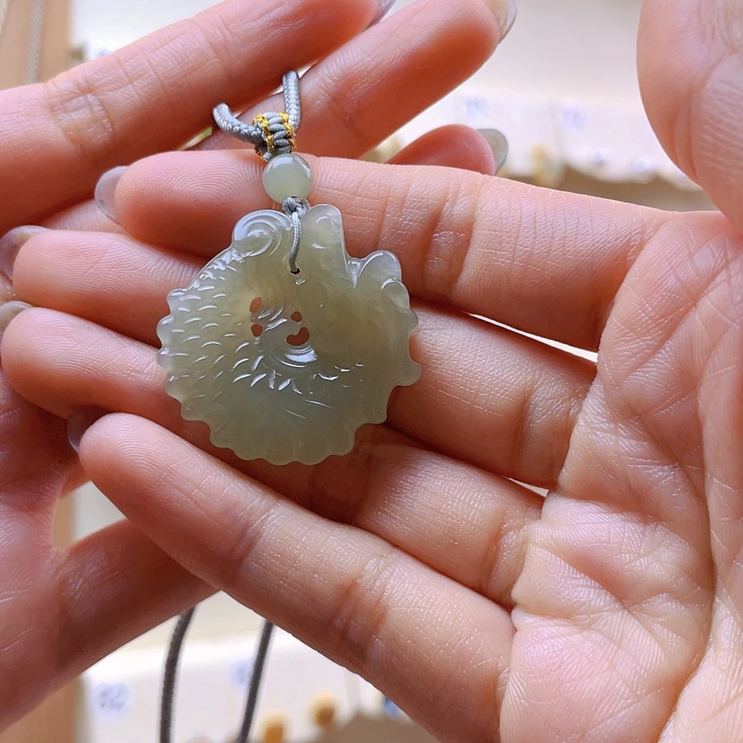 和田玉吊坠(赠链)未镶嵌落**秋