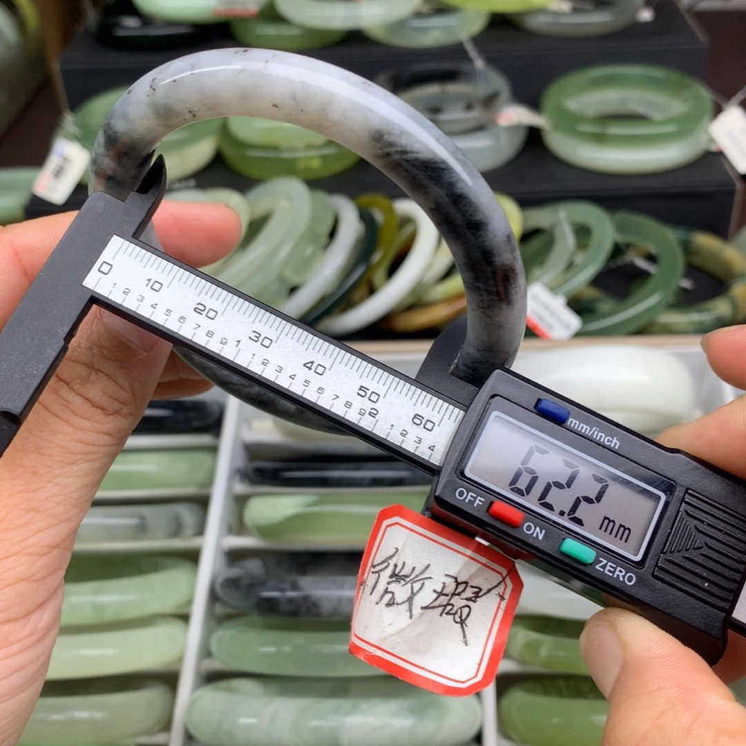 蛇纹石玉未镶嵌手镯715