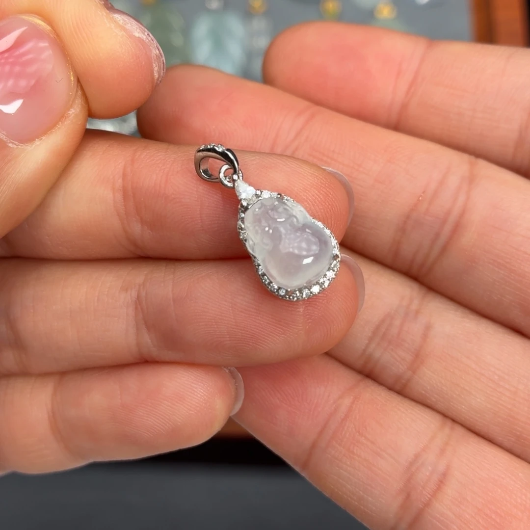 翡翠银S925镶嵌颈饰貔貅