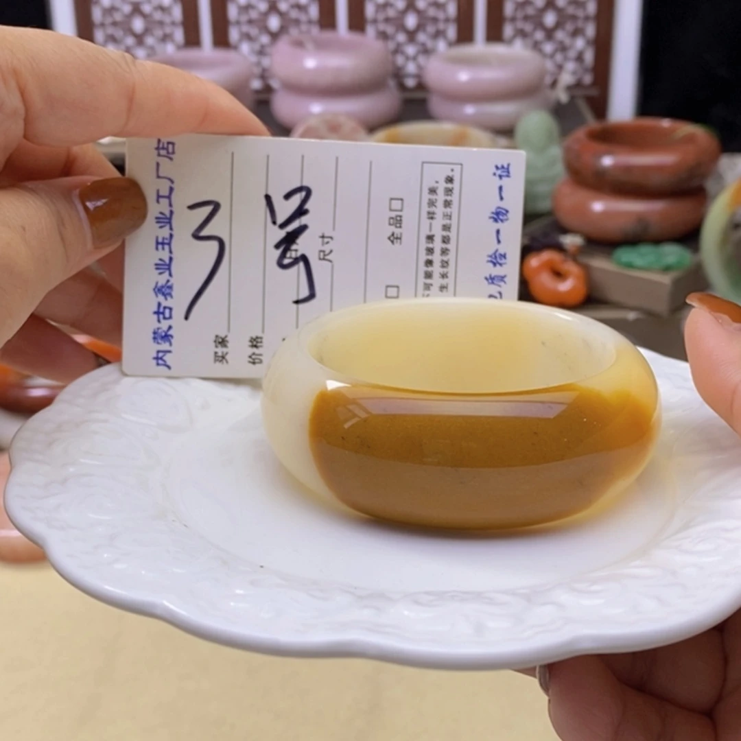 【闪购商品】未镶嵌手镯石英岩玉