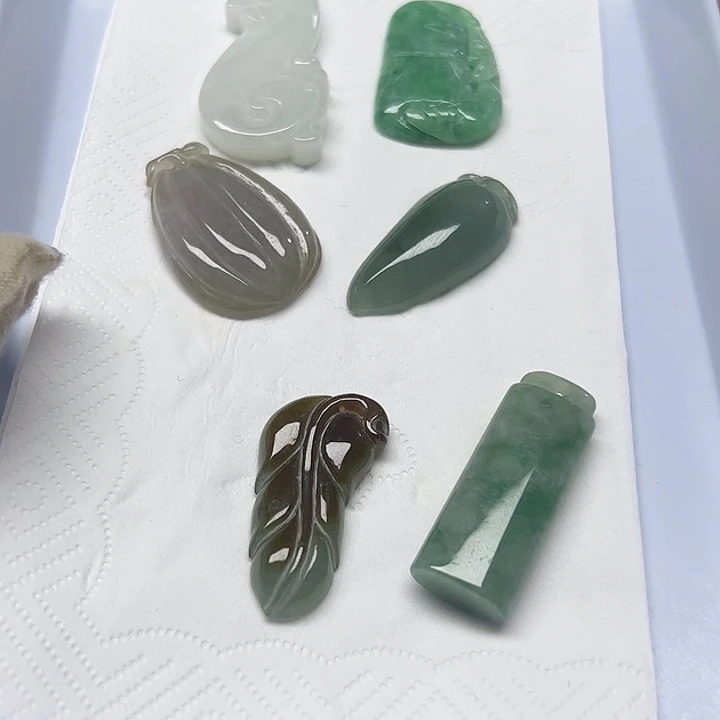 风***钟翡翠未镶嵌颈饰天然翡翠33