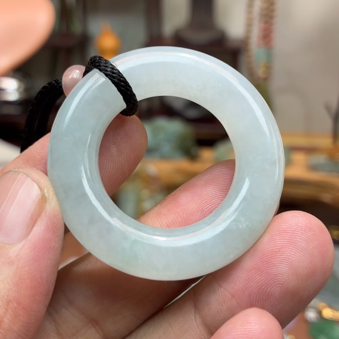 翡翠未镶嵌颈饰挂件