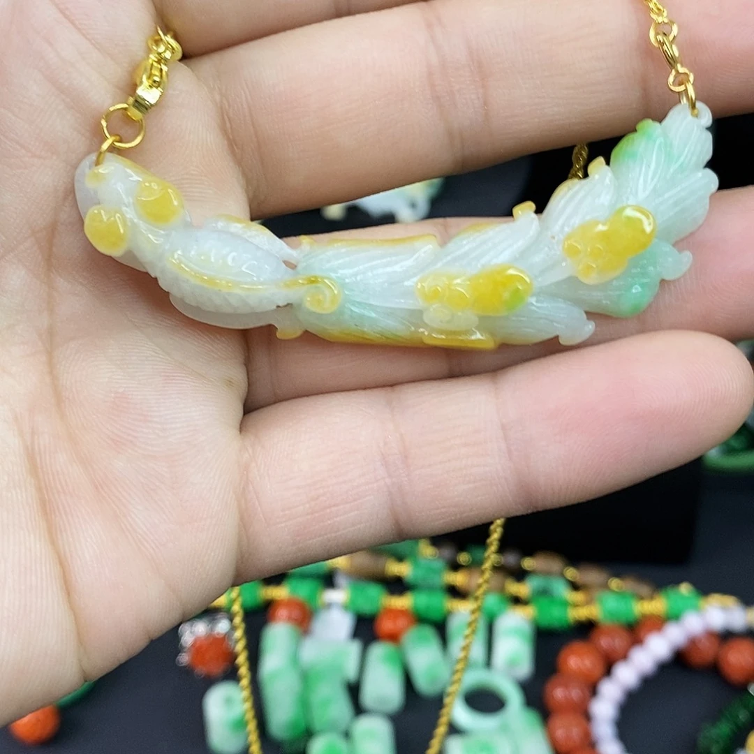 颈饰未镶嵌翡翠吊坠