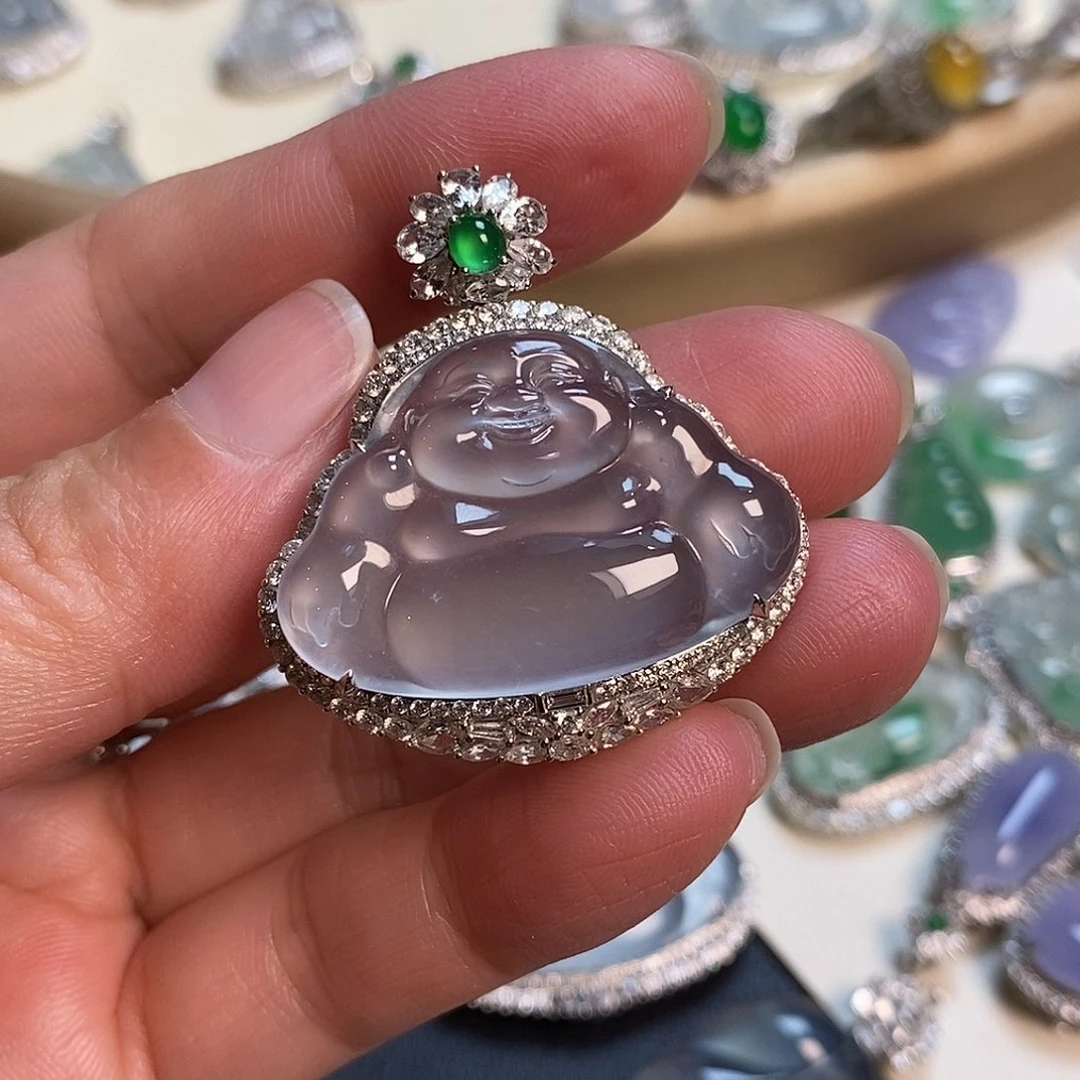 伊***曼吊坠(不含链)18K金镶嵌翡翠佛公