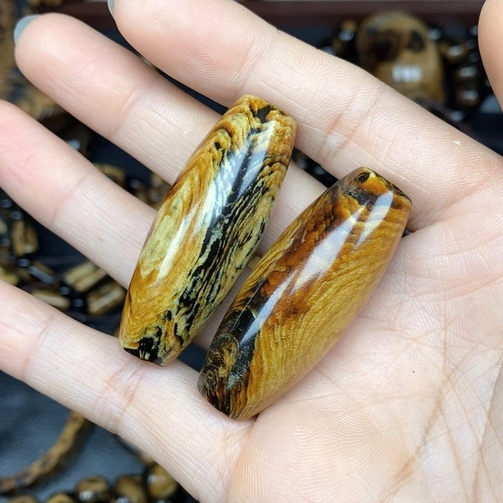 香榧木广****通柳珠两颗精品