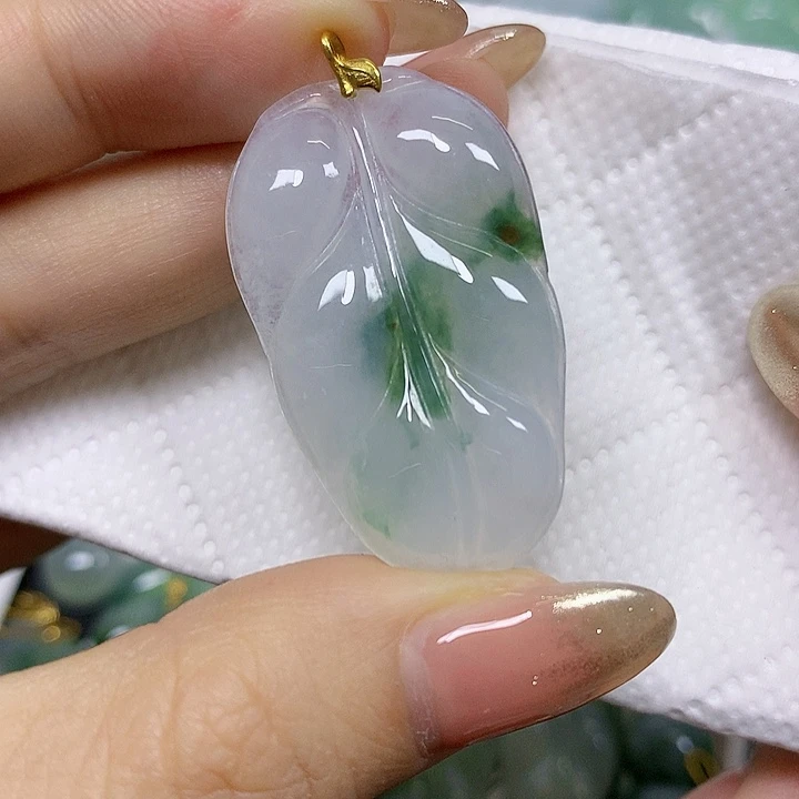 翡翠18K金镶嵌颈饰挂件