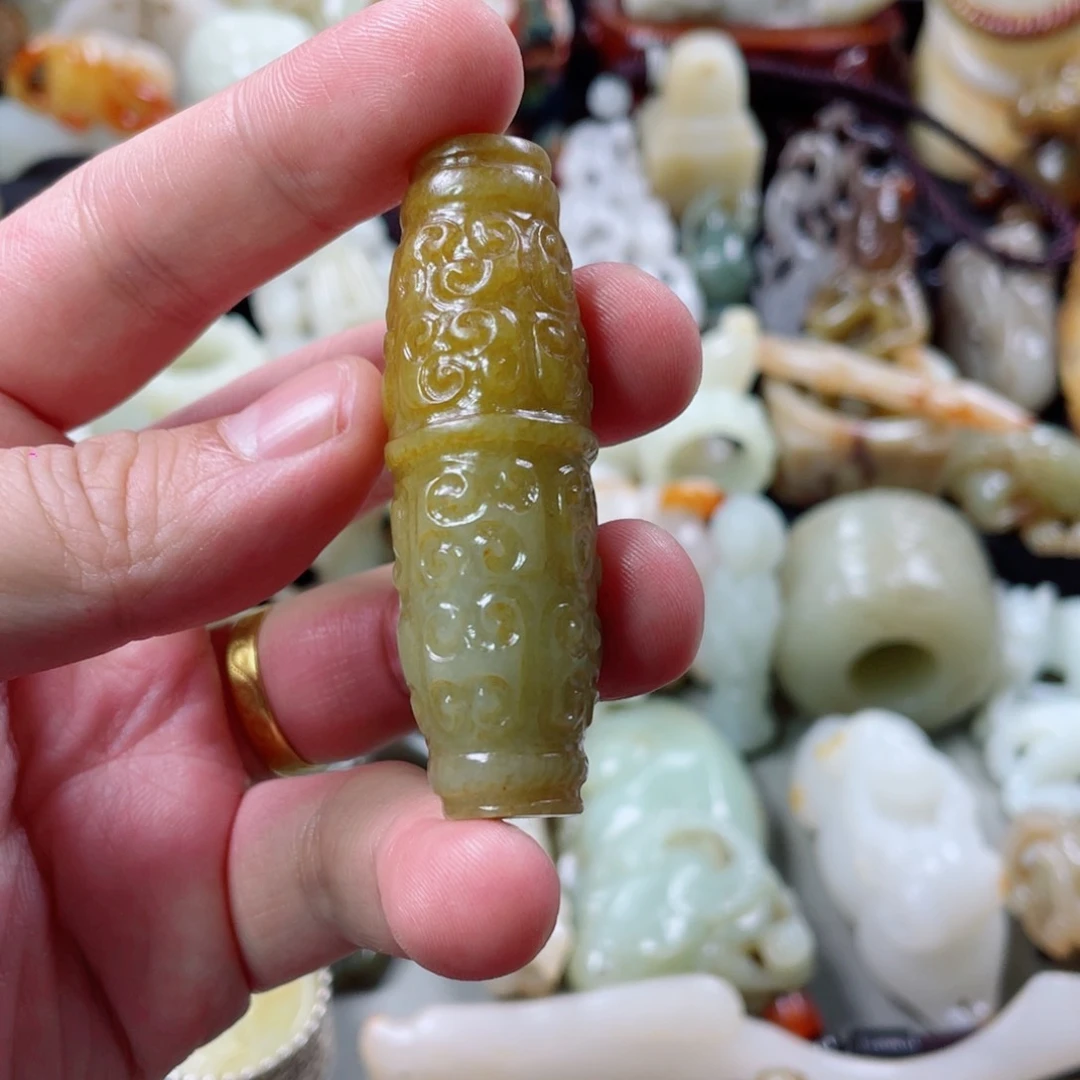 和田玉未镶嵌把件