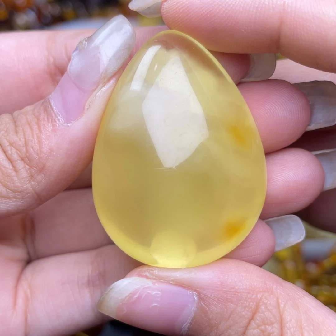 未镶嵌琥珀珠宝奇石