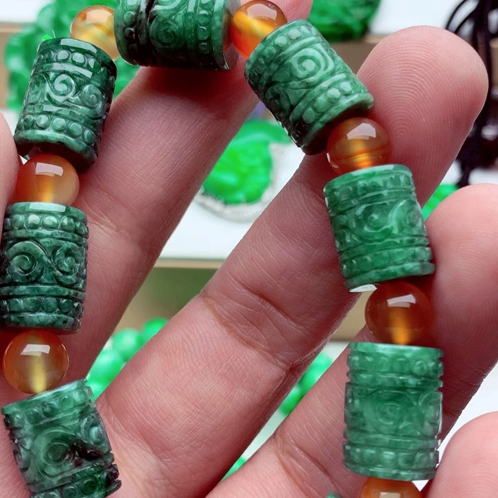 卖***翁翡翠未镶嵌吊坠(不含链)