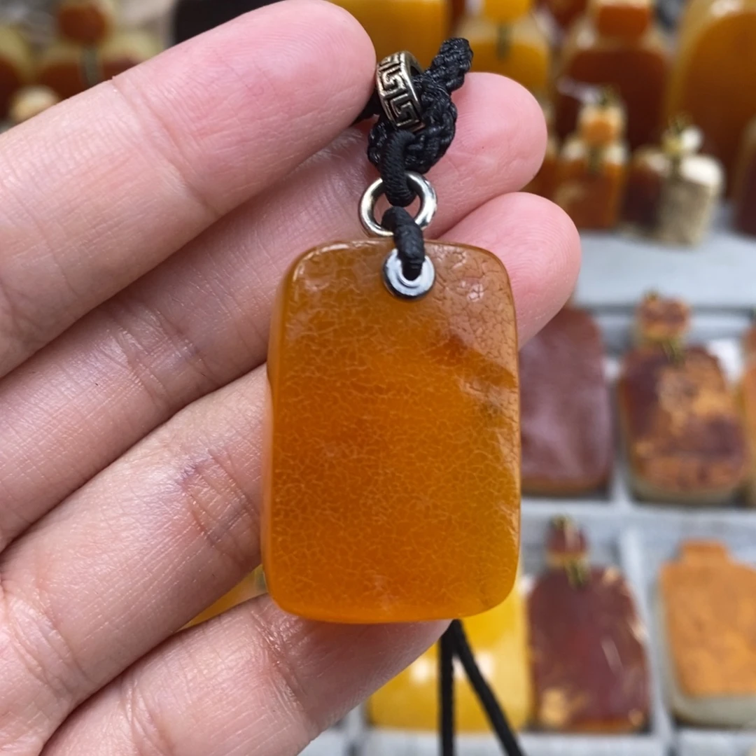 蜜蜡未镶嵌珠宝奇石