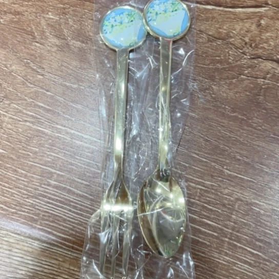 文***文瓷器和家具是我唯一值得