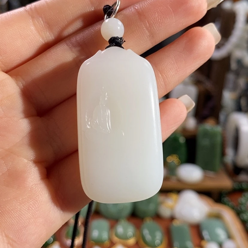 【闪购商品】吊坠(赠链)未镶嵌和田玉