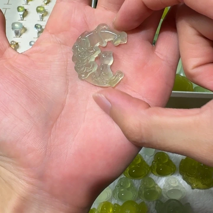 未镶嵌蛇纹石玉吊坠(不含链)