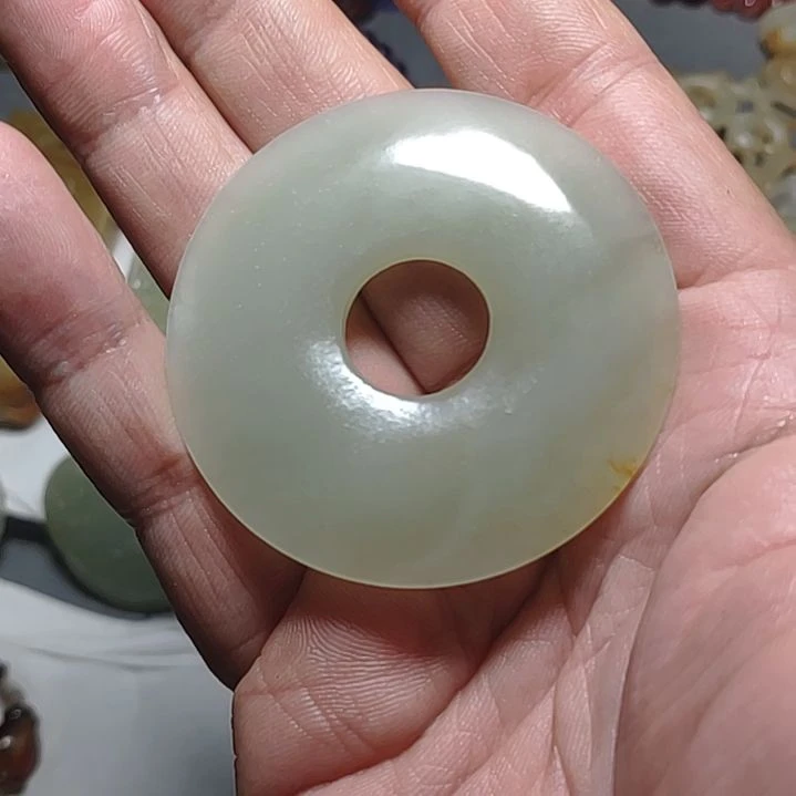 和田玉颈饰未镶嵌咏*