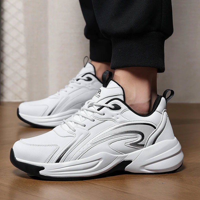 冬季皮面跑步鞋新款轻便透气休闲运动潮鞋防水防滑青少年百搭跑鞋