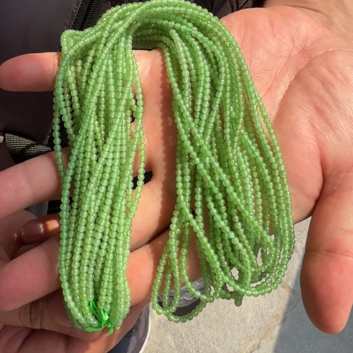 和田玉未镶嵌颈饰多样性，发一件2.7苹果绿