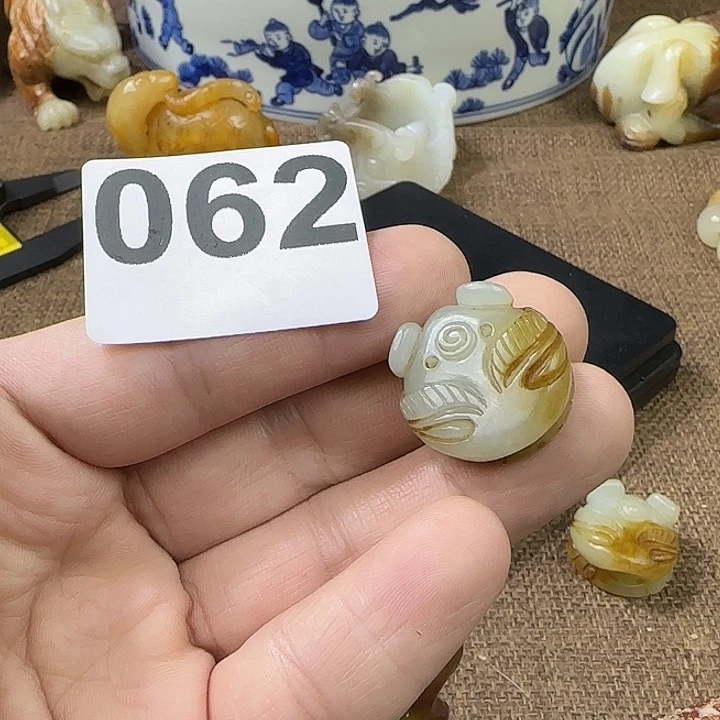 和田玉未镶嵌挂件